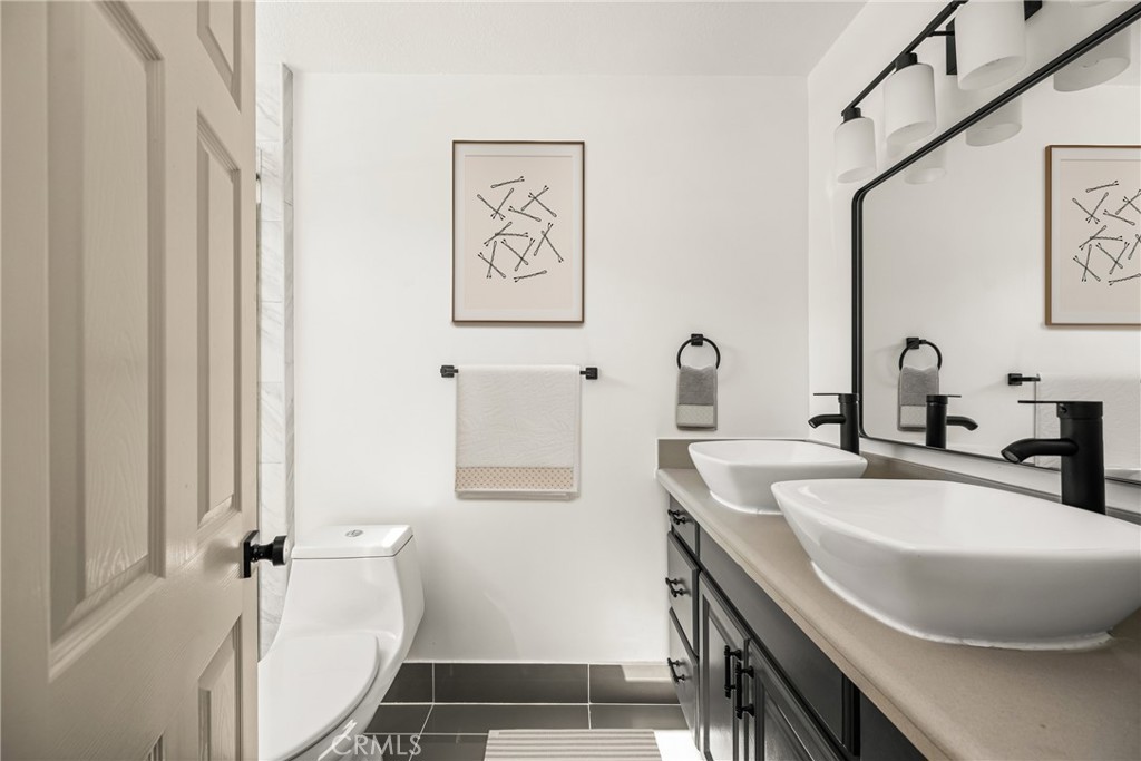 MLS #OC25249285 image #9