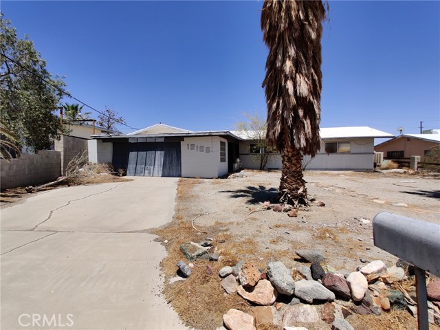 Detail Gallery Image 1 of 14 For 12166 Lakeview Dr, Trona,  CA 93562 - 3 Beds | 1 Baths