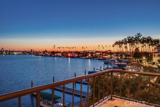 6048 Lido Lane, Long Beach CA: https://media.crmls.org/medias/e0f67f4b-2b49-4eec-86b8-81e7dedab4d5.jpg