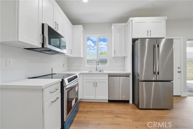 8142 Vantage Avenue, North Hollywood CA: https://media.crmls.org/medias/e0f7cc35-92fc-4f4e-83e8-094f80c78296.jpg