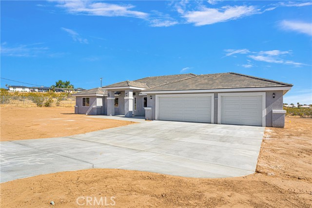 Detail Gallery Image 2 of 39 For 18702 Atlantic St, Hesperia,  CA 92345 - 4 Beds | 2/1 Baths