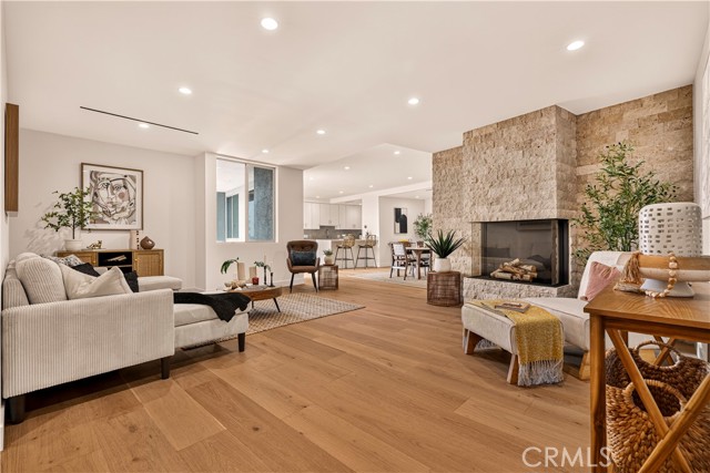 Front Image Thumbnail for CRSR26128756