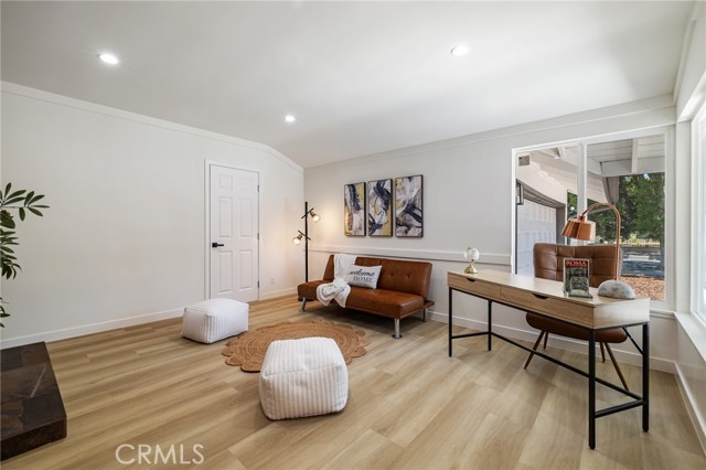 10217 Lemona Avenue, Mission Hills (San Fernando) CA: https://media.crmls.org/medias/e0f7eb6f-f23b-40b9-ad95-f7225086dabb.jpg