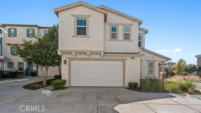 7323 Garnet Ridge, Jurupa Valley CA: https://media.crmls.org/medias/e0f801ab-fa77-4428-bbb3-e9f29768ee2f.jpg