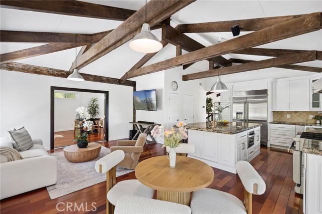 10255 Overhill Drive, Santa Ana CA: https://media.crmls.org/medias/e0f83f0e-6157-4a8a-b8c7-365325ed5fbf.jpg