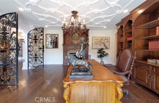 Detail Gallery Image 8 of 45 For 11947 Iredell St, Studio City,  CA 91604 - 7 Beds | 8 Baths