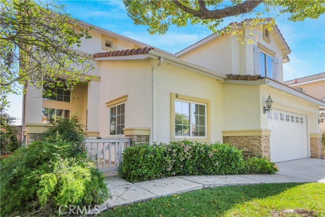 Detail Gallery Image 2 of 39 For 71 Villa Valtelena, Lake Elsinore,  CA 92532 - 5 Beds | 3 Baths