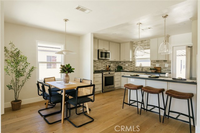 Detail Gallery Image 8 of 53 For 5837 E Gossamer St, Long Beach,  CA 90808 - 3 Beds | 2 Baths