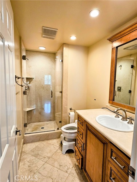 Detail Gallery Image 10 of 30 For 18521 Calle Vista Cir, Porter Ranch,  CA 91326 - 5 Beds | 4 Baths