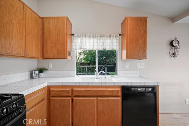 Detail Gallery Image 10 of 35 For 26693 Spotted Pony Dr, Corona,  CA 92883 - 3 Beds | 2 Baths