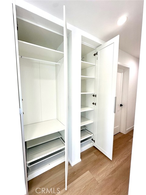 Detail Gallery Image 7 of 13 For 1952 N Parish #202,  Burbank,  CA 91504 - 2 Beds | 2 Baths