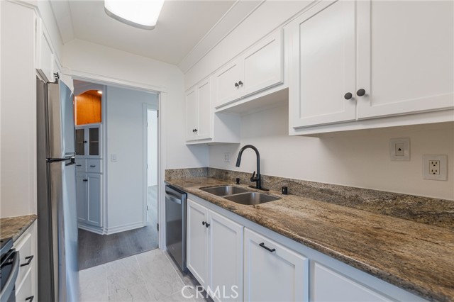 630 The Village, Redondo Beach CA: https://media.crmls.org/medias/e0fbe6bf-2567-4532-bb2a-f15f8ba2cf9b.jpg