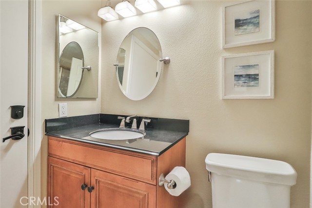 3220 Versaille Court, Thousand Oaks CA: https://media.crmls.org/medias/e0fca5e4-fc63-4feb-8398-7b918260116d.jpg