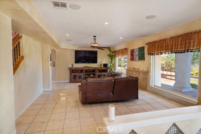 44037 Heaton Avenue, Lancaster CA: https://media.crmls.org/medias/e0fce53c-be3a-409e-8ef2-6f76e43f5b00.jpg
