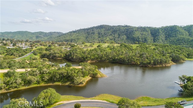 9886 Steelhead Road, Paso Robles CA: https://media.crmls.org/medias/e0fdfca4-63b3-4e72-9b25-5696ae6dd6e5.jpg