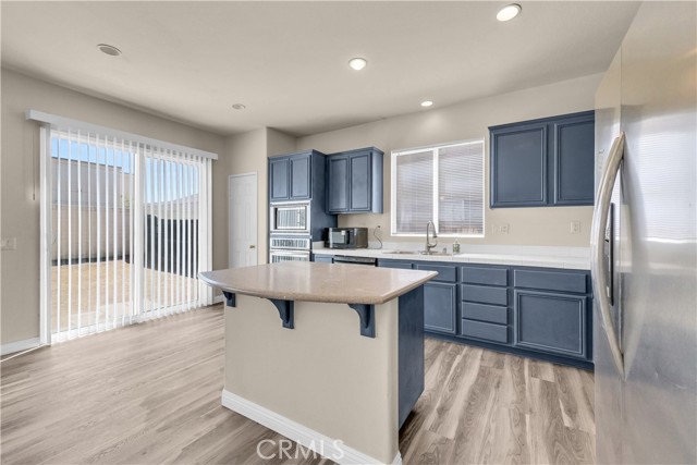 Detail Gallery Image 10 of 32 For 13127 Yellowwood, Moreno Valley,  CA 92553 - 5 Beds | 3 Baths