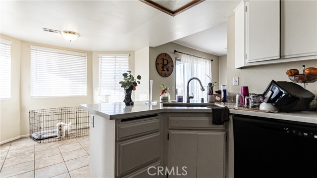 Detail Gallery Image 15 of 38 For 22993 Eyota, Apple Valley,  CA 92308 - 4 Beds | 2 Baths