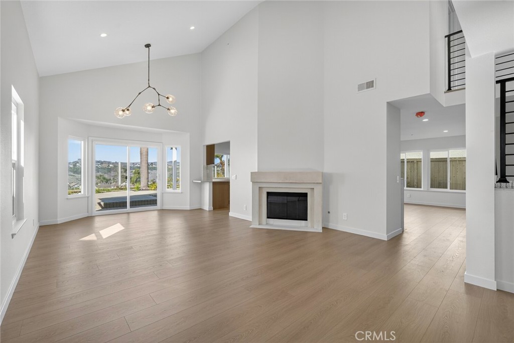 MLS #OC25245288 image #6