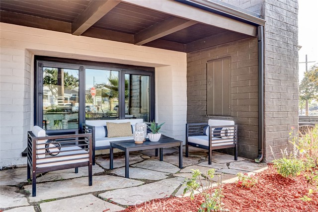 Detail Gallery Image 3 of 55 For 876 Center St, El Segundo,  CA 90245 - 3 Beds | 2/1 Baths