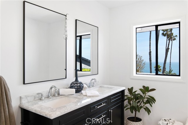 Detail Gallery Image 9 of 15 For 6307 via Cataldo St, Malibu,  CA 90265 - 4 Beds | 3 Baths