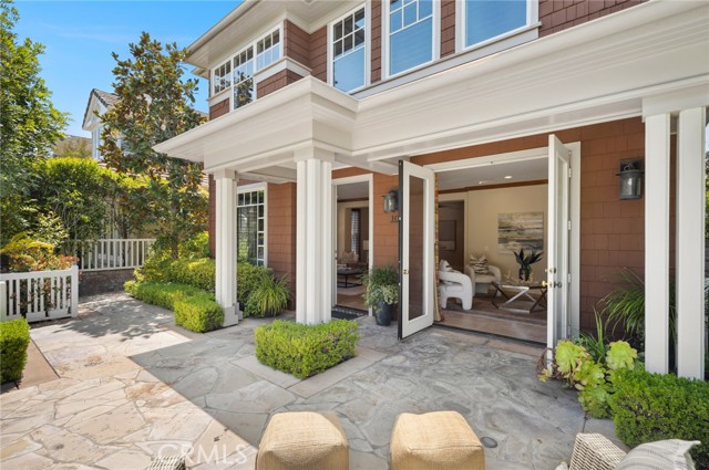 101 Old Course Drive, Newport Beach CA: https://media.crmls.org/medias/e103b977-d784-4b7b-9a0f-84279cfe99ad.jpg