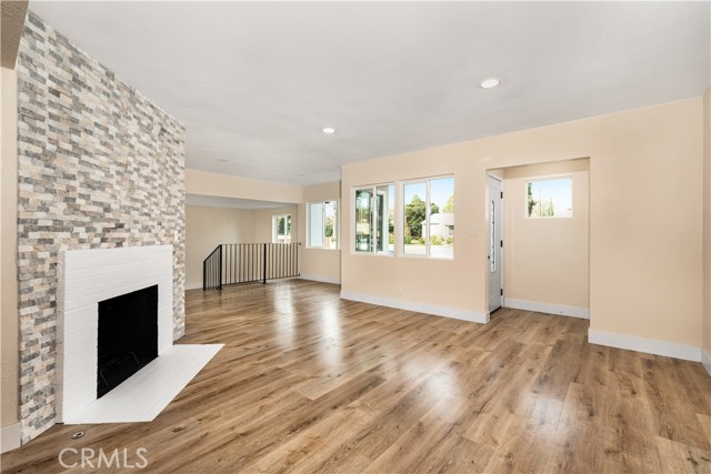 Detail Gallery Image 4 of 49 For 17124 Saticoy St, Lake Balboa,  CA 91406 - 3 Beds | 2 Baths