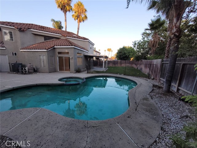 13611 Amanda Street, Fontana CA: https://media.crmls.org/medias/e10464dd-a214-4e1d-87a2-e911f3a5c743.jpg