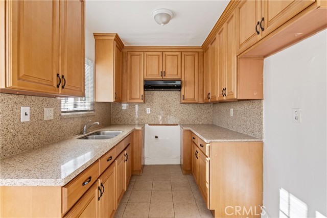 428 Mountain View, Long Beach CA: https://media.crmls.org/medias/e104ba6c-fcd0-436d-9b29-1ce14ee54525.jpg