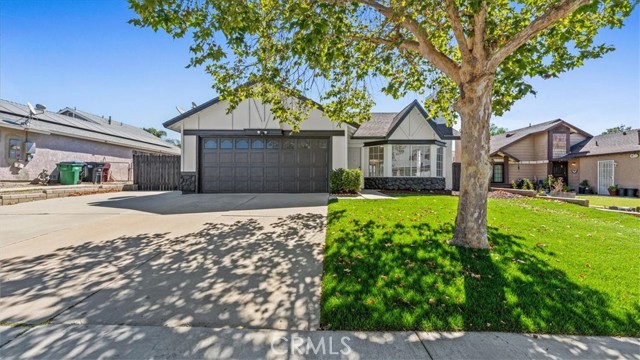 Detail Gallery Image 3 of 36 For 13420 Nutmeg St, Moreno Valley,  CA 92553 - 4 Beds | 2 Baths