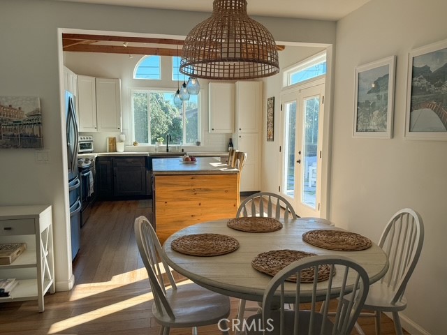 Detail Gallery Image 4 of 17 For 8218 Handley Ave, Los Angeles,  CA 90045 - 3 Beds | 2 Baths