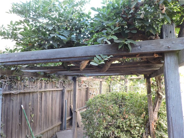 Side Yard Arbor