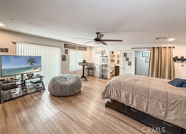 26707 Lexington Lane, Saugus CA: https://media.crmls.org/medias/e106ff31-baac-44bb-bb64-3bdd770752c9.jpg