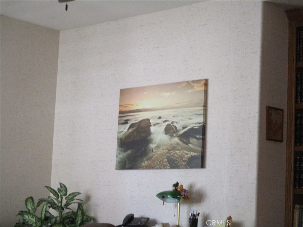 https://media.crmls.org/medias/e1079672-cba4-4720-9174-480bf5822230.jpg?preset=X-Large