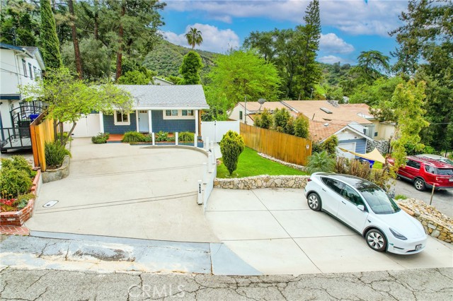 5624 Freeman Avenue, La Crescenta CA: https://media.crmls.org/medias/e107d58f-ed37-44ec-b79b-33179cb2dcf8.jpg