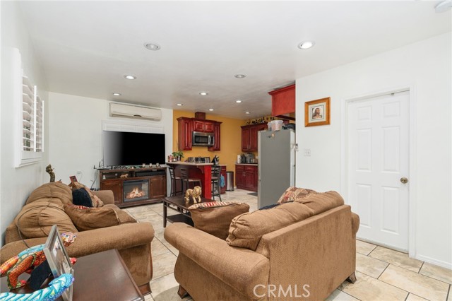 Detail Gallery Image 15 of 41 For 10240 Atlantic Ave, South Gate,  CA 90280 - – Beds | – Baths