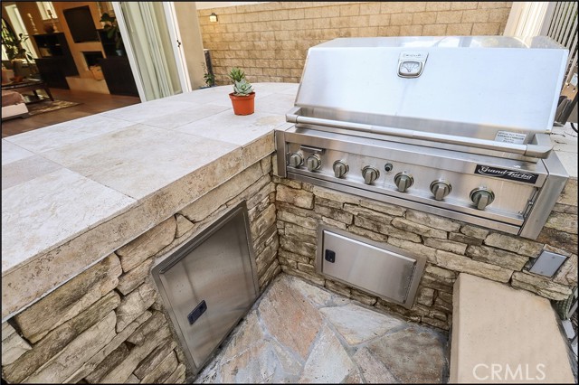 12 Lyon Ridge, Aliso Viejo CA: https://media.crmls.org/medias/e1091614-c026-4d10-a490-8231f551a7e7.jpg
