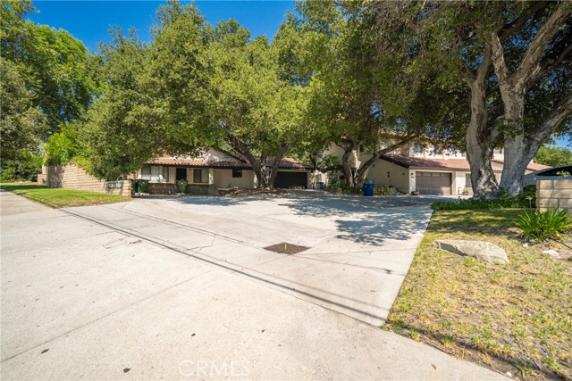 9148 Tujunga Canyon Boulevard, Tujunga CA: https://media.crmls.org/medias/e1095d25-da01-420f-83b7-a58976c69db3.jpg