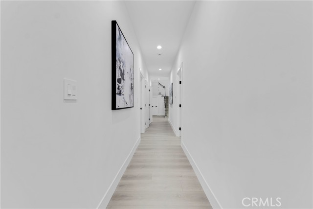 Detail Gallery Image 15 of 46 For 1626 Winona Bld, Los Angeles,  CA 90027 - 5 Beds | 5 Baths