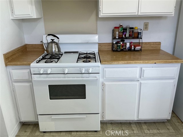 Detail Gallery Image 13 of 42 For 15974 Coronado Dr, Victorville,  CA 92394 - 3 Beds | 2 Baths