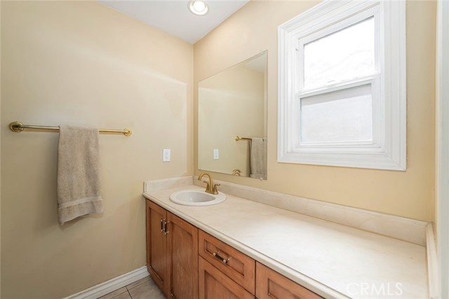 Detail Gallery Image 18 of 27 For 11503 Walcroft St, Lakewood,  CA 90715 - 4 Beds | 2 Baths