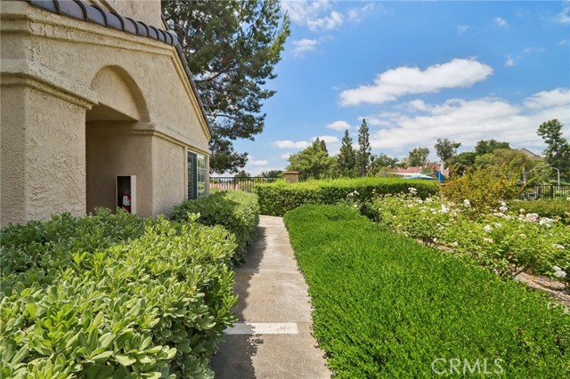 21201 Jasmines Way, Lake Forest CA: https://media.crmls.org/medias/e10bd139-b67e-45e4-9710-dd3d311df6a9.jpg