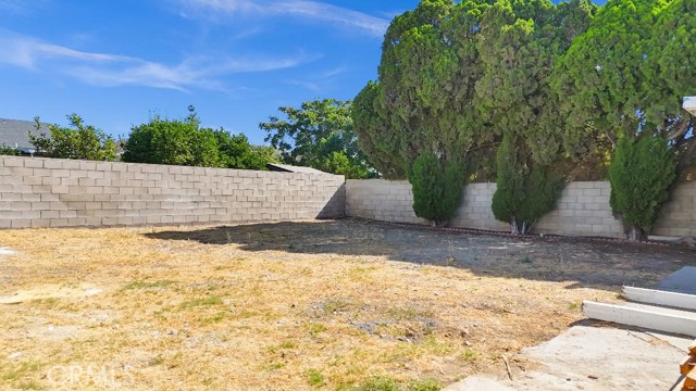 9411 Catawba Avenue, Fontana CA: https://media.crmls.org/medias/e10c3002-7e17-4ade-8a2d-72167b6e725d.jpg