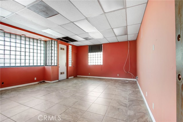 14526 Erwin Street, Van Nuys (los Angeles), California 91411, ,Commercial Sale,For Sale,14526 Erwin Street,CRSR24035256