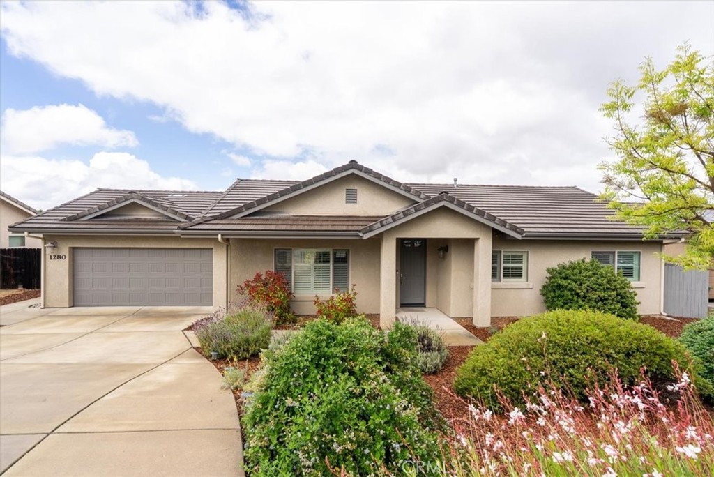 1280 Templeton Hills