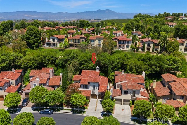 34 Tall Hedge, Irvine CA: https://media.crmls.org/medias/e10ea37c-ee96-4697-9616-23b533a24fb9.jpg