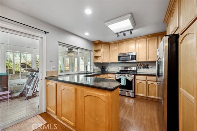 2972 Quebec Drive, Riverside CA: https://media.crmls.org/medias/e10efed7-24d8-4d7d-8ae0-c9278a6bb8fb.jpg