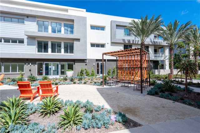 1851 S Union St, Anaheim CA: https://media.crmls.org/medias/e10fd9b3-a4d4-44e3-8df8-98afd930b891.jpg