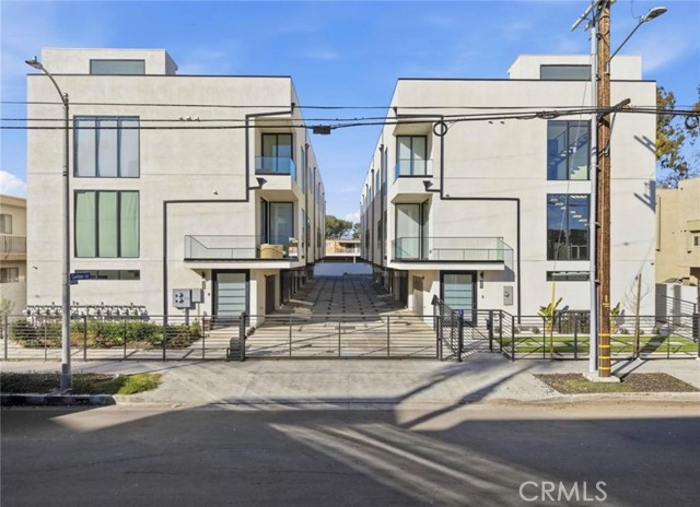 Detail Gallery Image 28 of 32 For 6511 N Contour Ln, North Hollywood,  CA 91606 - 3 Beds | 3/1 Baths