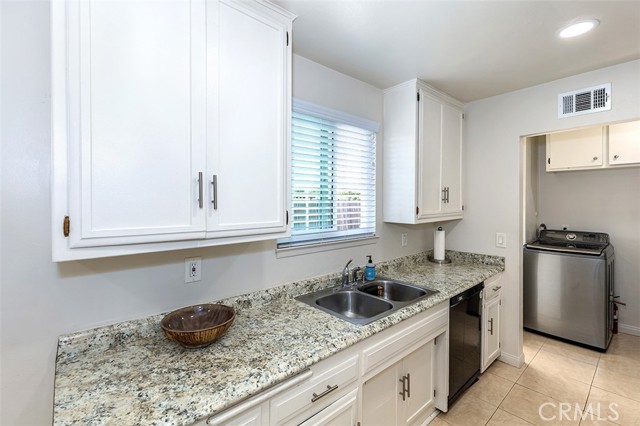 11986 Springview Drive, La Mirada CA: https://media.crmls.org/medias/e1108d5e-74e9-46f0-9261-225119eb70b2.jpg