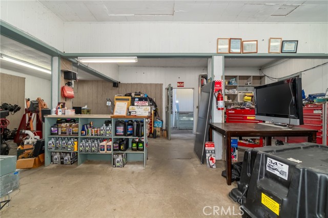 6000 E Highway 20, Lucerne CA: https://media.crmls.org/medias/e111c573-3722-4bdc-80d3-78df3ed52ddc.jpg